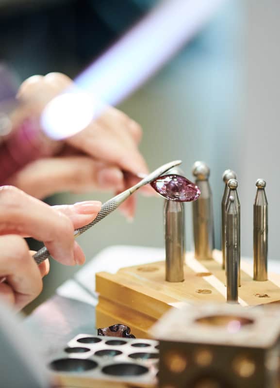artisan-forming-glass-web